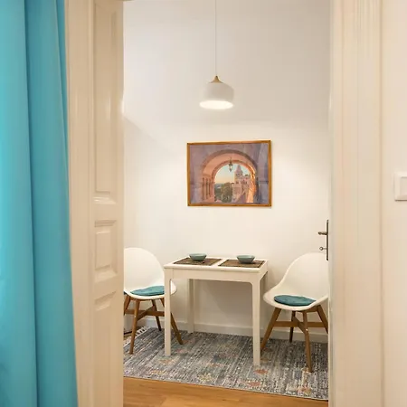 Howlit Apartment Budapest